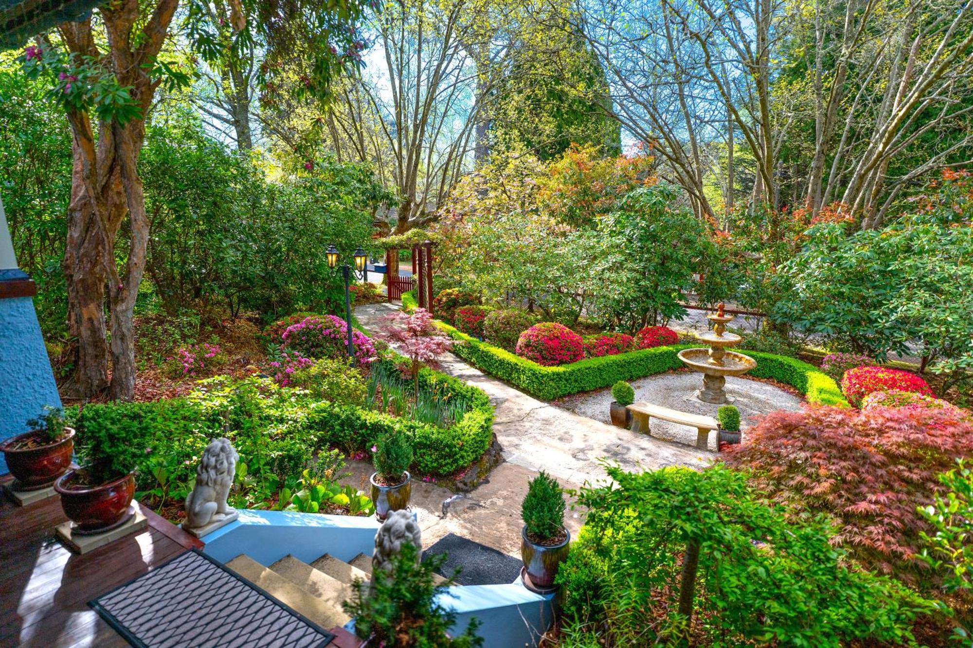 Kubba Roonga Guesthouse - Boutique Luxury Spa Retreat & Gardens - Blue Mountains Blackheath Exteriör bild